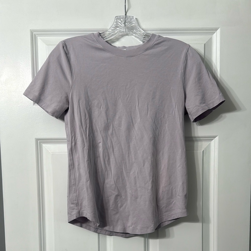 Lululemon Women’s Love Crew Tee Size 2 Purple